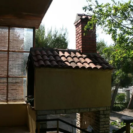 Triple Starigrad 6637f 3*