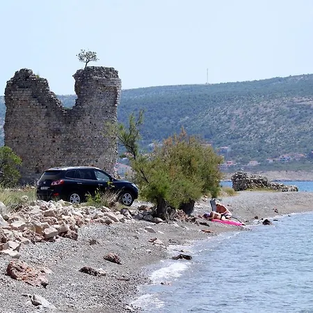 Triple Starigrad 6637f 3*